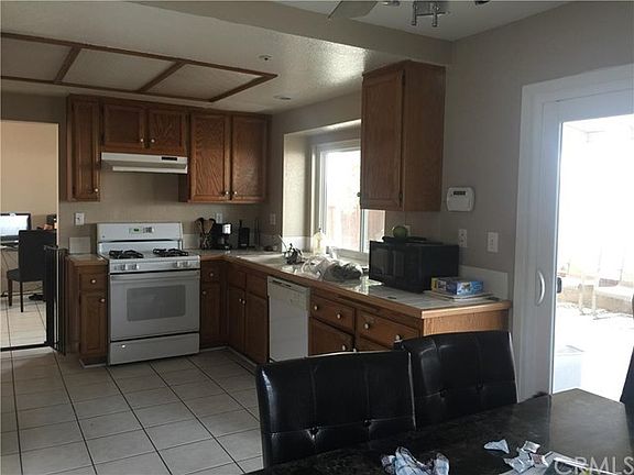5th image of 15444 Colt Ave