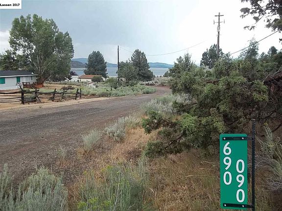 3rd image of 690-090 Lake Side Dr