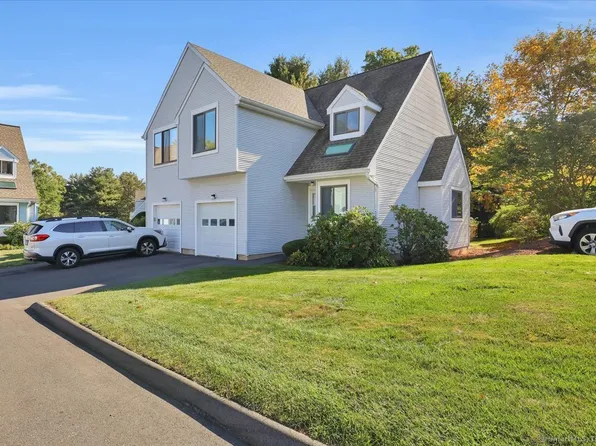 11 Locust Lane #11, Farmington, CT 06032