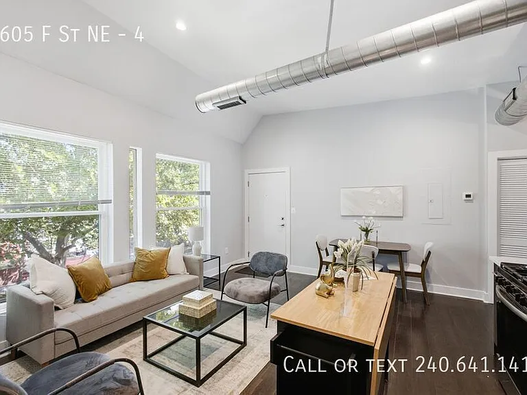 1605 F St NE #4 — Photo 2