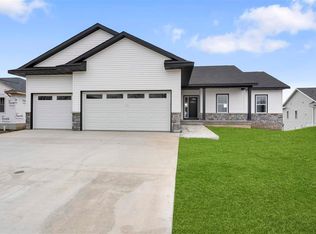 908 Beck Ct, Solon, IA 52333