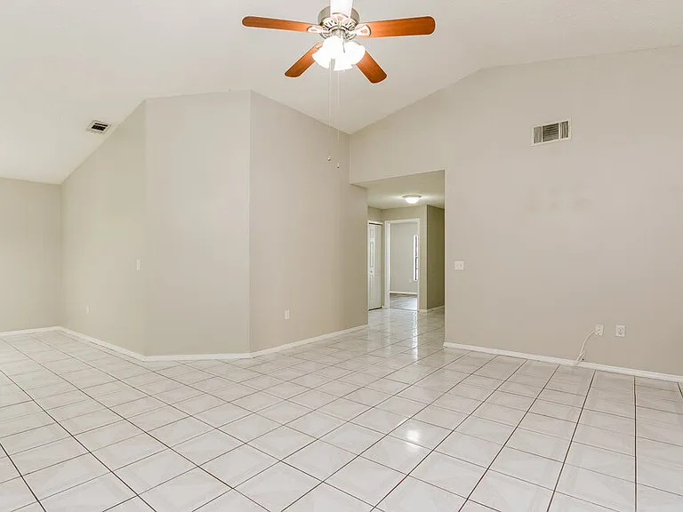 1657 Sunburst Way — Photo 5