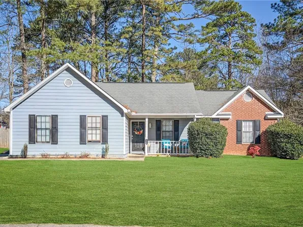 1528 Carriage Ln, Jonesboro, GA 30238