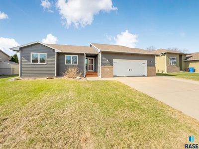305 W Hackberry St, Brandon, SD, 57005
