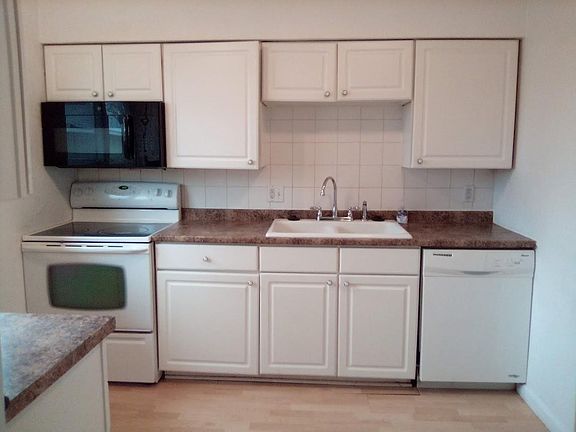 4th image of 575 Marechal Ln