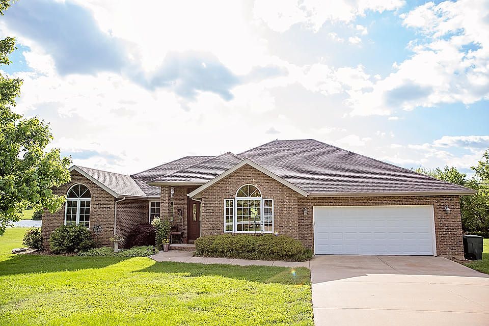 1st image of 8433 Oaklawn Dr