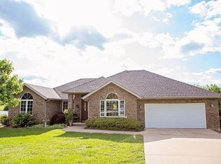 8433 Oaklawn Dr, Willard, MO 65781