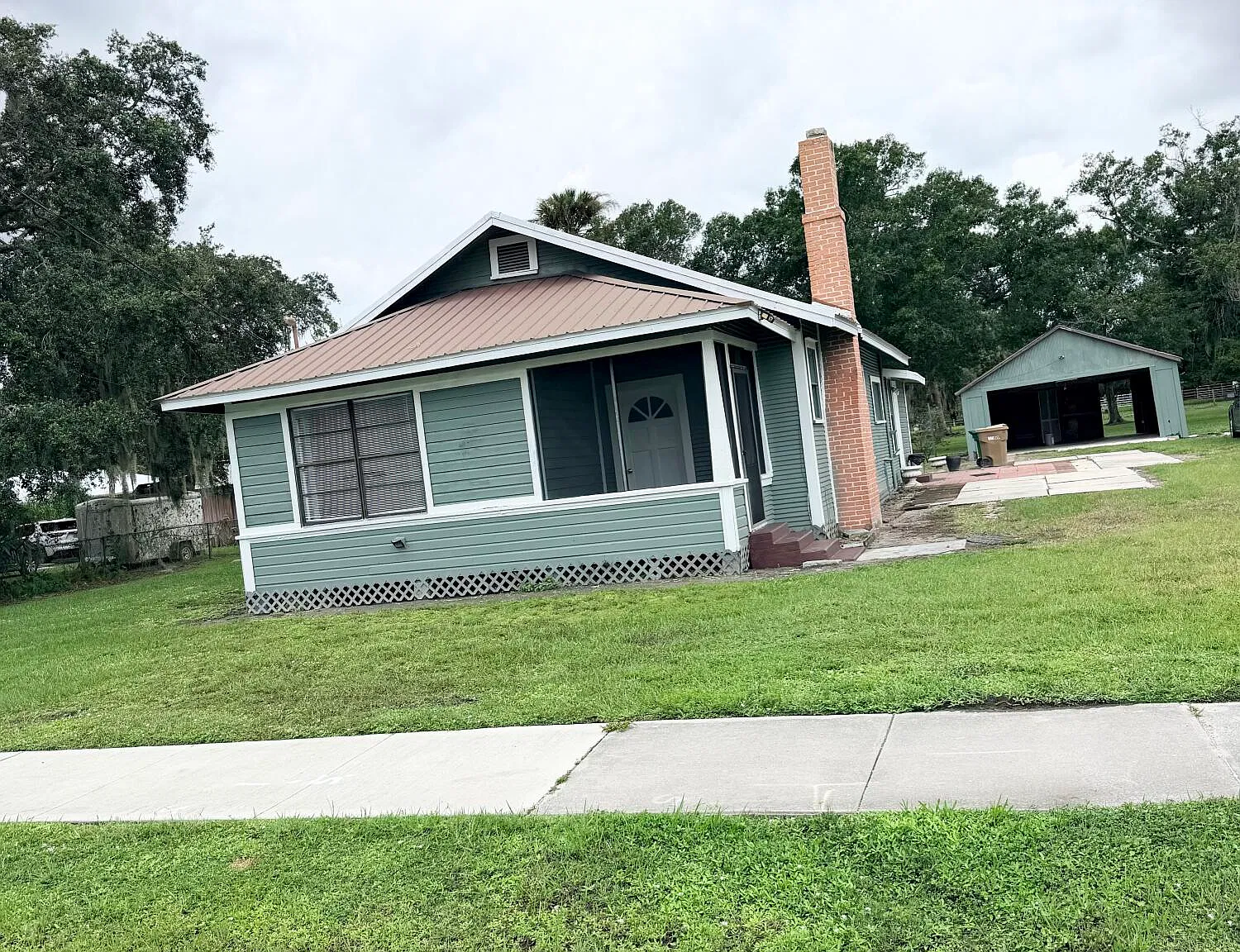 4 bed, 2.0 bath, $1,800 — Photo 1