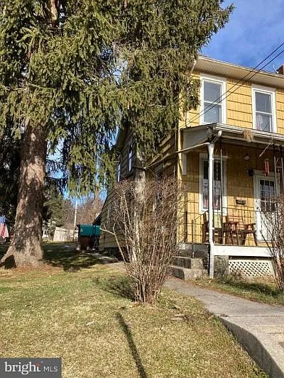 150 Beckley St photo 1