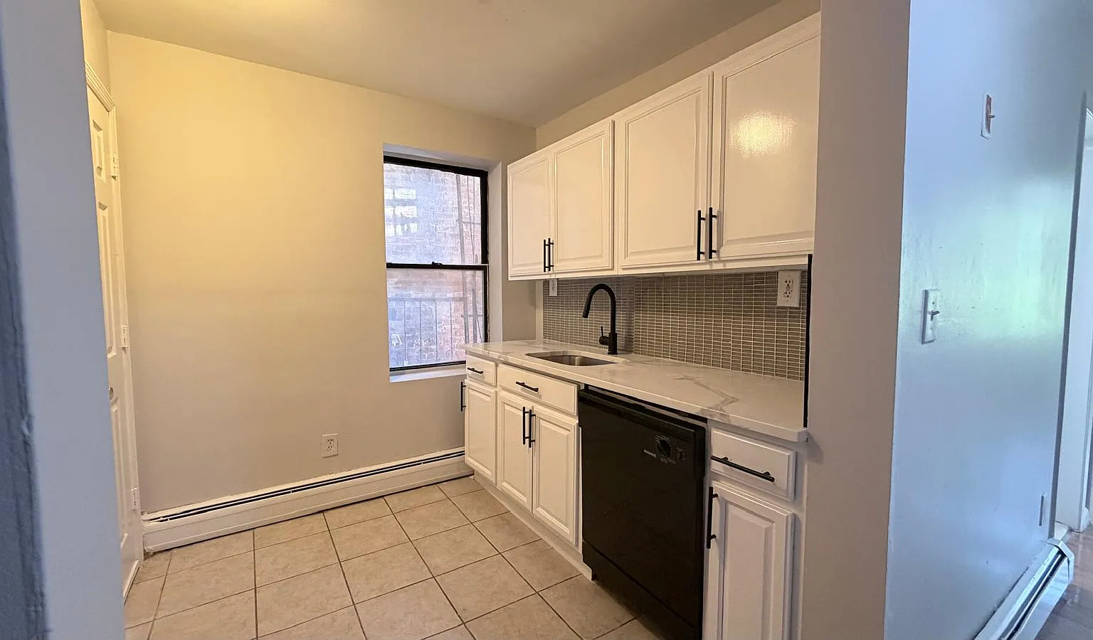 2 bed, 800 sqft, $1,850 — Photo 2