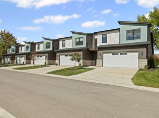 5874 Harbour Town Dr, Noblesville, IN 46062