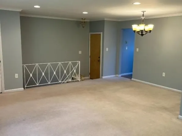 32 Lakeside Dr #B, Millburn, NJ 07041