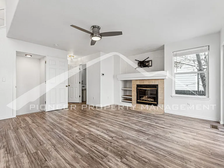 802 Timothy Dr — Photo 6