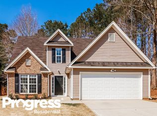 208 Revolutionary Dr, Hampton, GA 30228