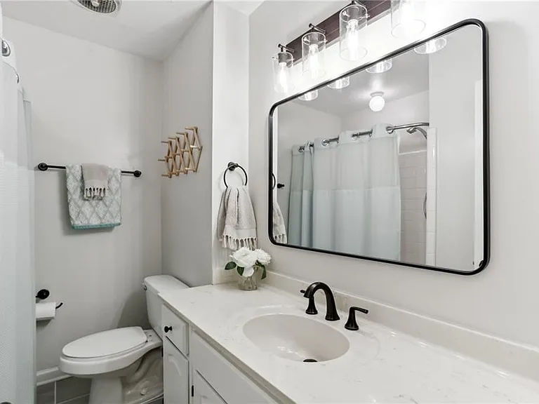 1601 Executive Park Ln — Photo 19