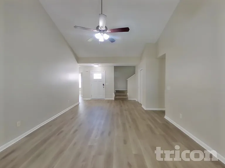 2304 Baldwin Ct — Photo 2