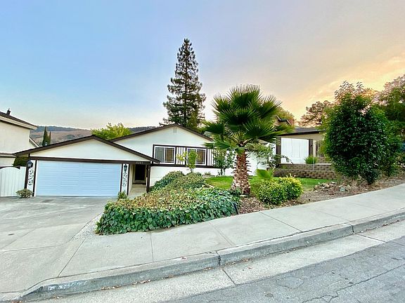 2nd image of 6261 Valroy Dr