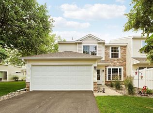 2723 Wagon Wheel Curv, Chaska, MN 55318