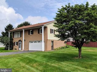 13 Kevin Dr, York, PA 17408