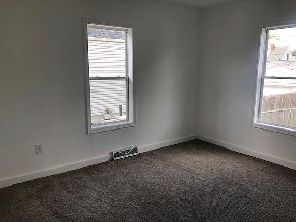 5th image of 3023 Parkway North St