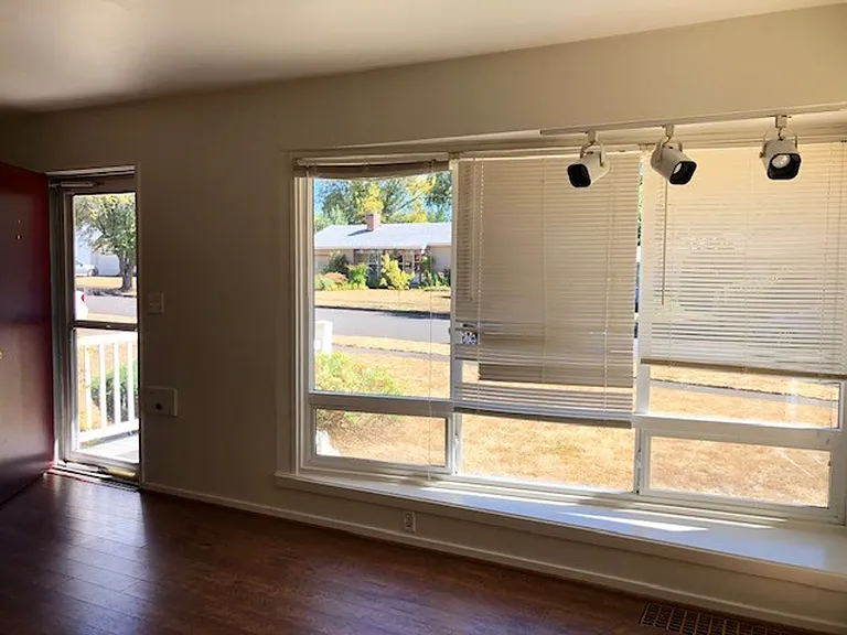 4795 SW Maple Ave — Photo 8