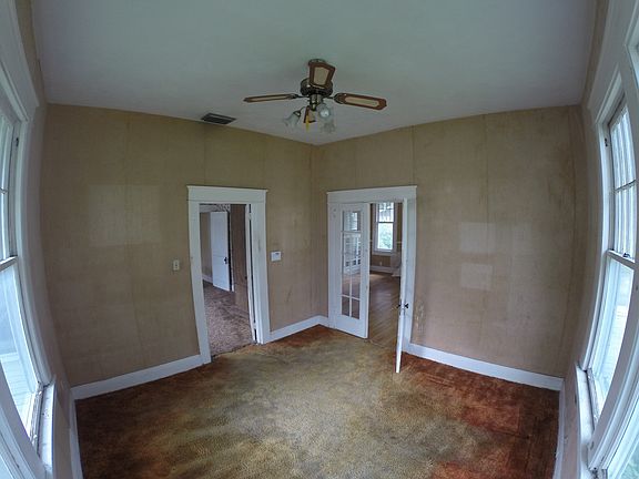 4th image of 1219 E Seneca Ave