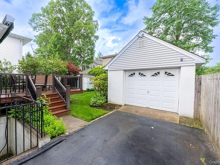 54 Edgewood Rd — Photo 21