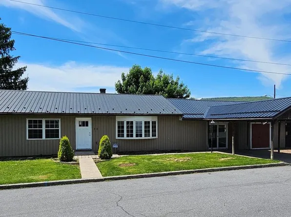 300 Locust St, Burnham, PA 17009