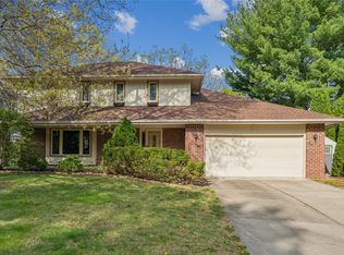 1016 45th St, West Des Moines, IA 50266