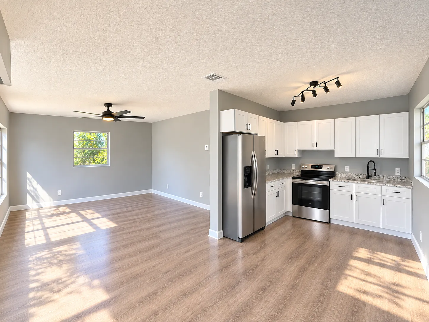 4 bed, 992 sqft, $1,300 — Photo 3