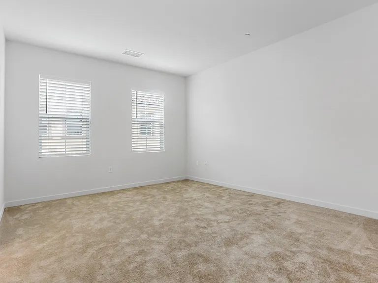821 Blackstone Dr — Photo 28