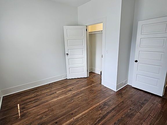 5th image of 122 S Oakwood Dr