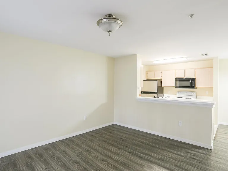 5451 Vineland Rd #2111 — Photo 8
