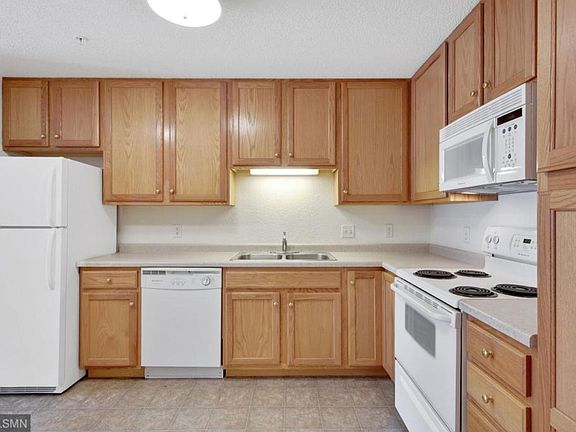 5th image of 1600 Arundel St APT 206