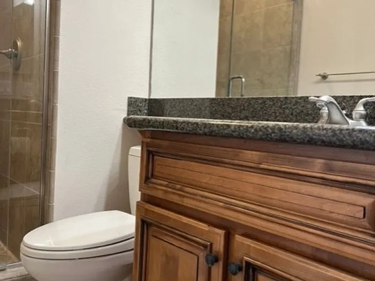 1940 Maple Ave #105 — Photo 16