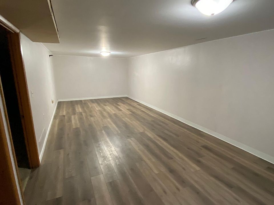 1st image of 106 Bel Air Dr