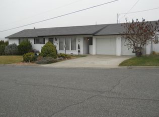 816 Upland Dr, Sunnyside, WA