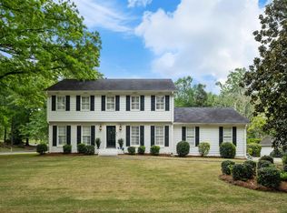 2552 Old Oak Ln, Vestavia, AL 35243