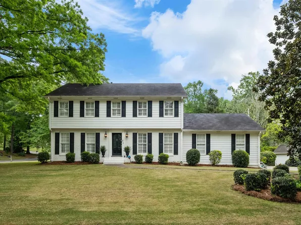 2552 Old Oak Ln, Vestavia, AL 35243