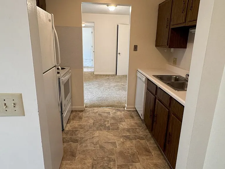 301 Piedmont St — Photo 15
