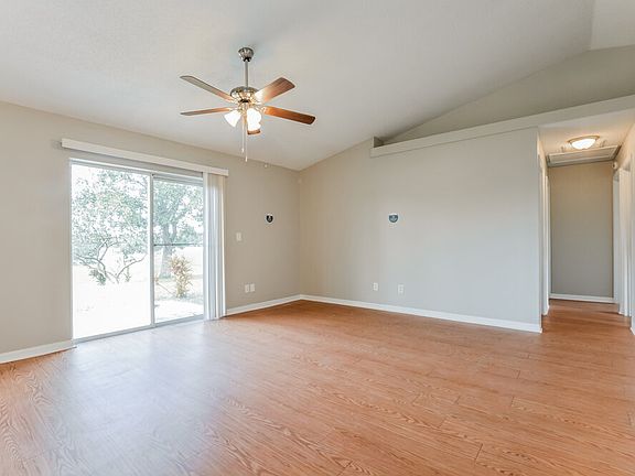 3rd image of 11832 Foxglove Dr