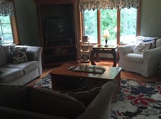 5 Spruce St, Pelham, NH 03076