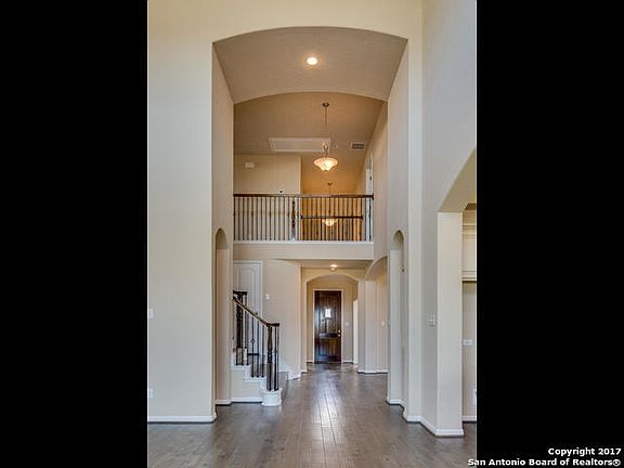 3rd image of 12105 Merritt Villa