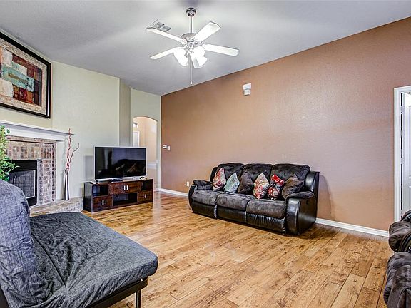 4th image of 13109 Evergreen Dr