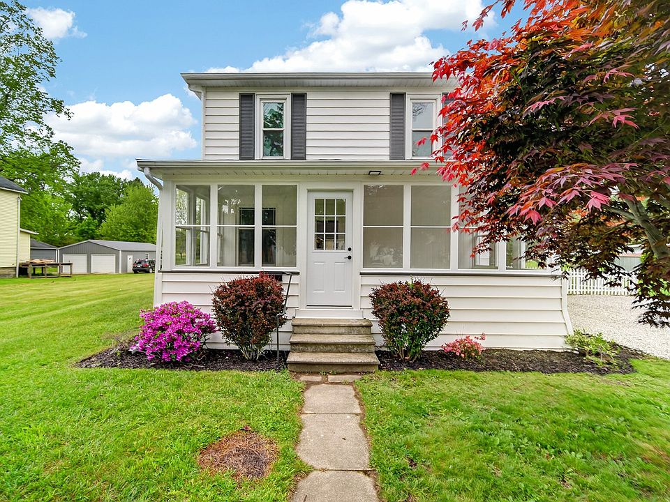 1st image of 9932 Sampson Ave