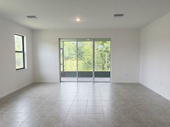4th image of 5004 Captain Davis Dr