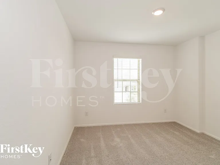 707 Willow Harbor Ln — Photo 9
