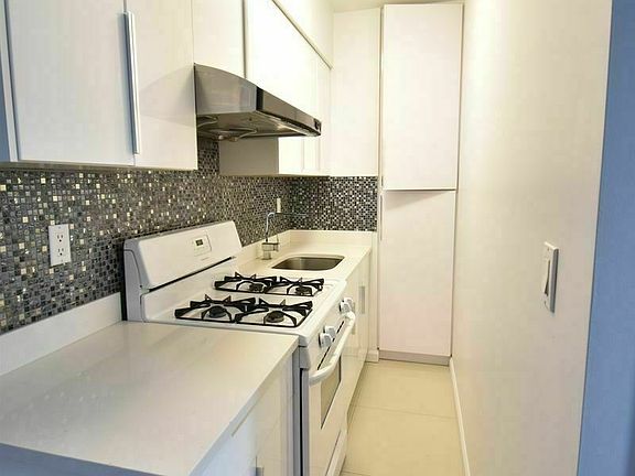5th image of 56 Elizabeth St #22