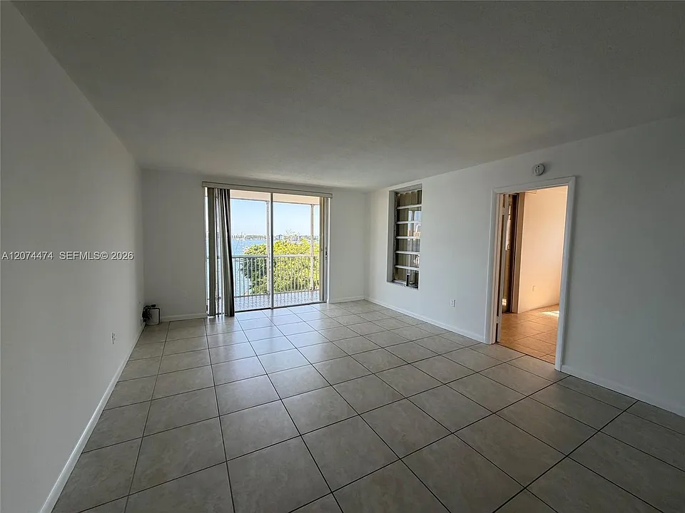 2910 Point East Dr #M514