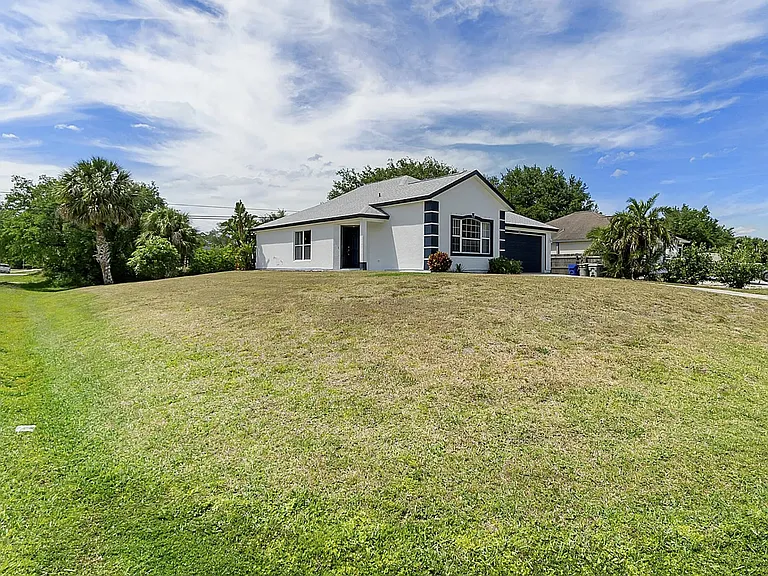 9211 101st Ct — Photo 3